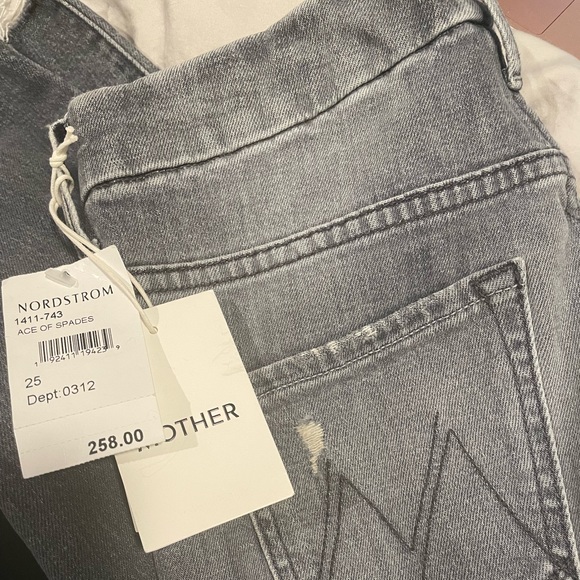 SOLD 🚫 MOTHER The looker Ankle Fray Jeans - Picture 3 of 7